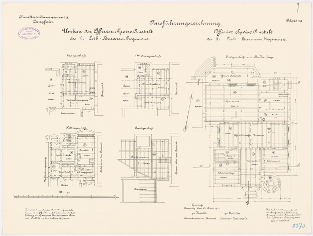 Schwarz-weißer Architekturentwurf des ehemaligen Bundeskanzleramts in der Bundesrepublik Deutschland, der detaillierte Layout- und Annotationspläne zeigt.