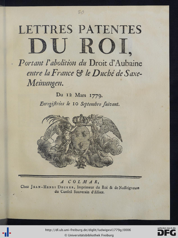 Ein aufgeschlagenes Buch mit einer Zeichnung eines Mannes in einem schwarzen Anzug, weißem Hemd und schwarzer Krawatte auf dem Cover, betitelt "Letres Patentes du Roi", mit Wasserzeichen unten.