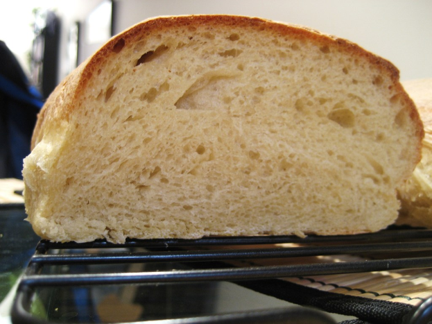 Ein gebackenes Produkt auf einer Oberfläche.