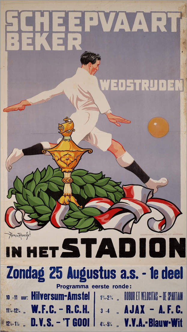 Ein Plakat, das ein Fußballspiel in den Niederlanden ankündigt und eine Person in einer weißen Fußballuniform mit entschlossener Miene zeigt, umgeben von grünen und gelben Blättern vor einem hellblauen Himmel, mit dem Wort 'Fußball' in fetter schwarzer Schrift.