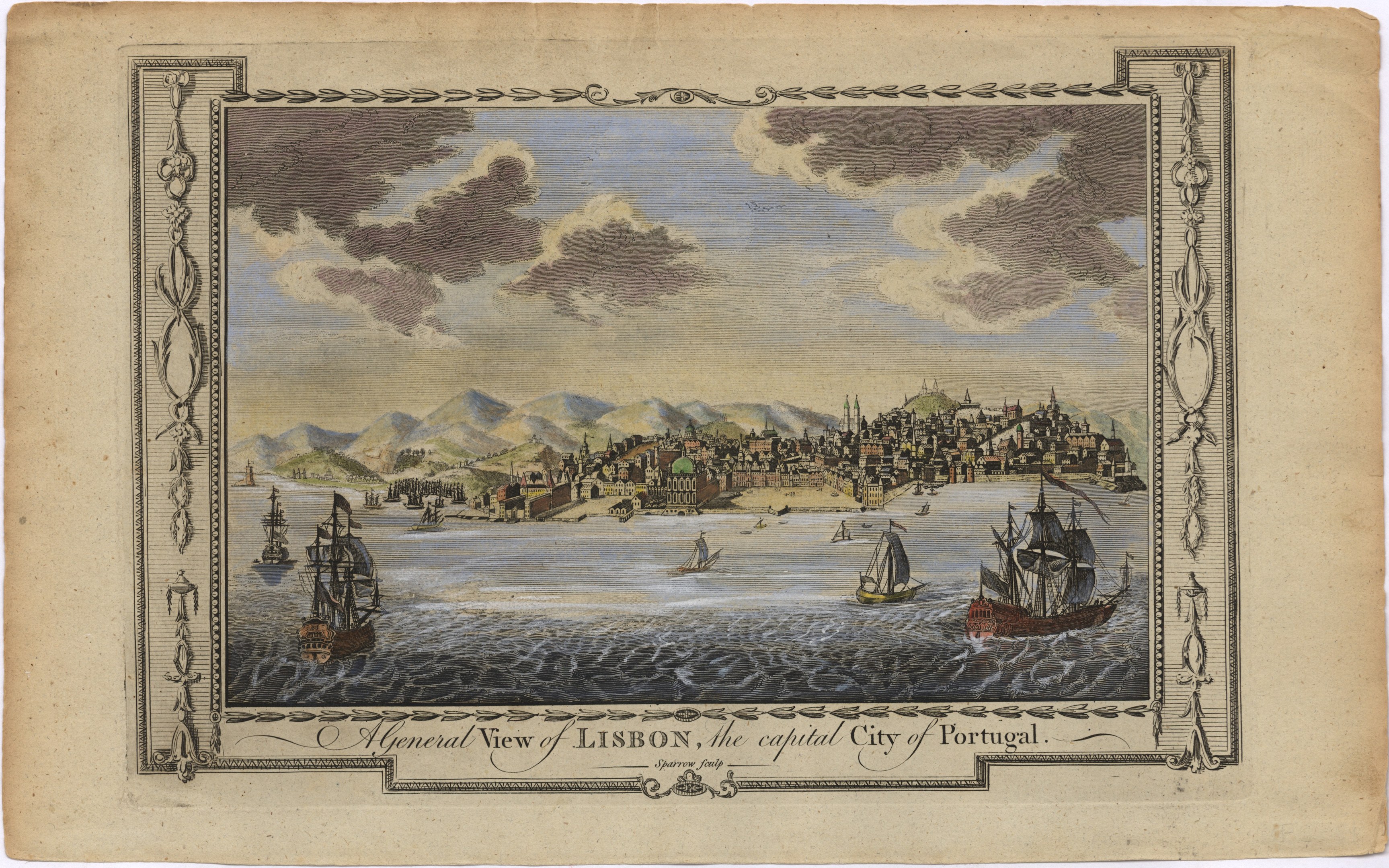 Blick auf Lissabon, Portugal, mit Booten auf dem Wasser, Gebäuden, Hügeln und einem bewölkten Himmel, mit Text unten.