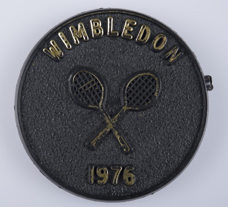 POL-DN: Einbruch im Tennisclub