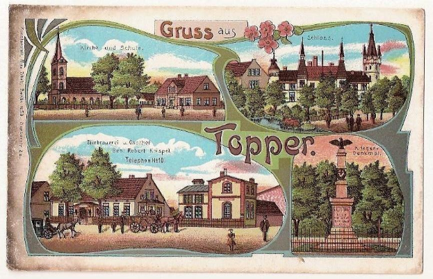 Alte Postkarte mit einer Darstellung einer deutschen Stadt mit Gebäuden, Bäumen, Menschen, Wagen, einer Statue, einem Zaun und einem bewölkten Himmel, mit handgeschriebener Schrift auf der Vorderseite.